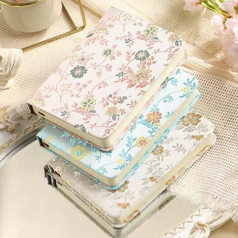 A6 Chinese Floral Brocade Note - Notebook Dotted A5 recension och pris